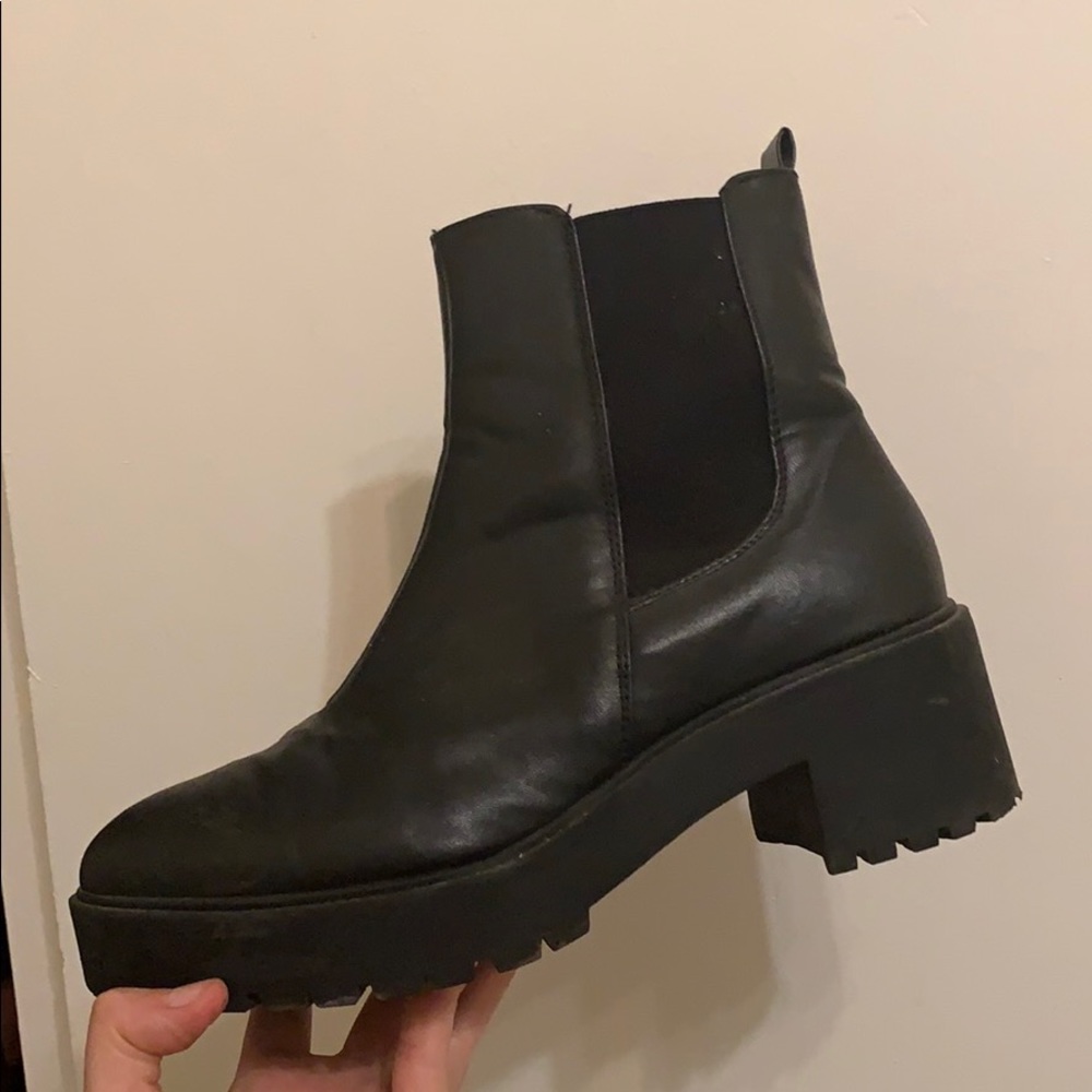 SOLD Black Chunky Heel Chelsea Boots